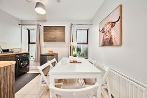 Dunluce Green - Portrush by the Sea