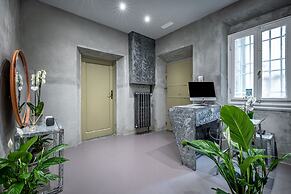 Mama's Home Florence