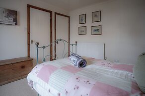Hall House - 3 Bedroom Cottage - Saint Florence