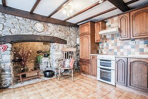 Hall House - 3 Bedroom Cottage - Saint Florence
