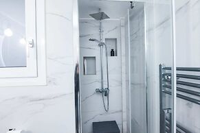 Brand new apt in Zografou