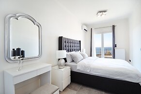 Maison du Soleil by CorfuEscapes