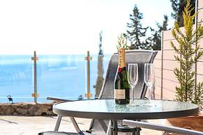 Maison du Soleil by CorfuEscapes