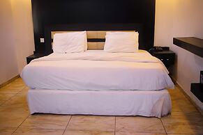 Royal Crest hotel and suite