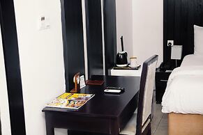 Royal Crest hotel and suite