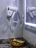 Royal Crest hotel and suite