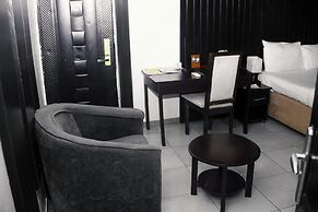 Royal Crest hotel and suite