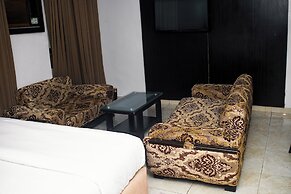 Royal Crest hotel and suite