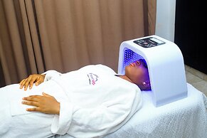 Royal Crest hotel and suite