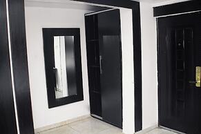 Royal Crest hotel and suite