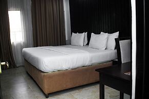 Royal Crest hotel and suite