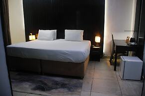 Royal Crest hotel and suite