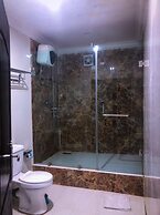 Royal Crest hotel and suite