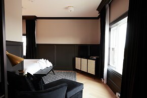 The Dorchester Hotel