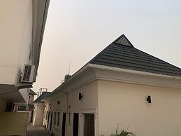 prime 16 hotels and suite