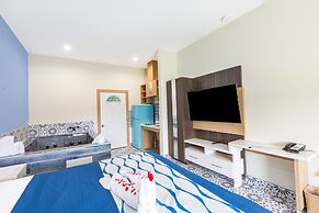 La Vyoma Villas, Westpark Hwy 6