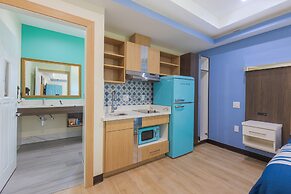 La Vyoma Villas, Westpark Hwy 6