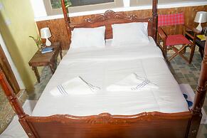 Giraffe Hills Mara Camp