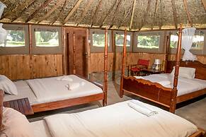 Giraffe Hills Mara Camp