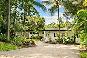 Peaceful 3BD Family House With Pool