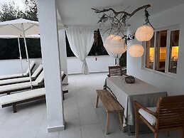 Remarkable 4-bed Villa in Denovici