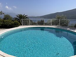 Remarkable 4-bed Villa in Denovici