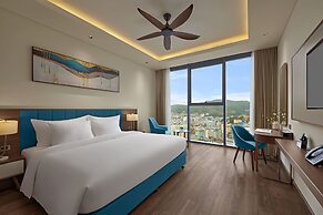 THE WATSON PREMIUM HALONG HOTEL