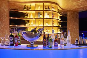 THE WATSON PREMIUM HALONG HOTEL