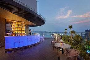 THE WATSON PREMIUM HALONG HOTEL