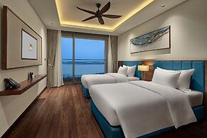 THE WATSON PREMIUM HALONG HOTEL