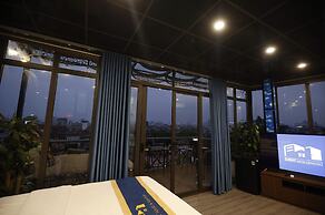 Lighthouse & Rooftop