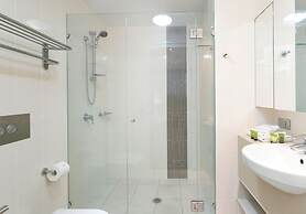 Elston Apartments - Q Stay