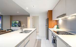 Elston Apartments - Q Stay