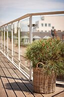 Hypernym Hotel & Suites