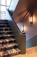 Hypernym Hotel & Suites