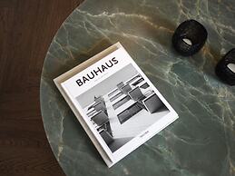 Hypernym Hotel & Suites