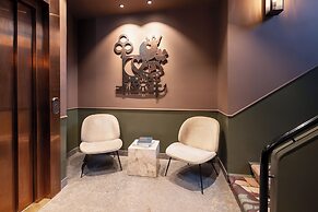 Hypernym Hotel & Suites