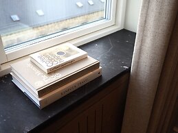 Hypernym Hotel & Suites