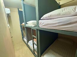 Hostel 24 Backpackers