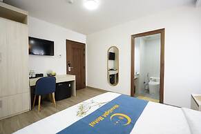 Moonlight Nha Trang Hotel