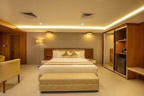 Royal Plaza Suites by RAK Rooms