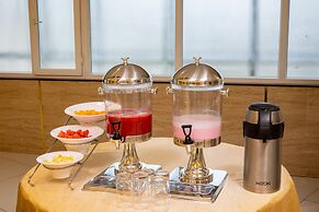 Royal Plaza Suites by RAK Rooms