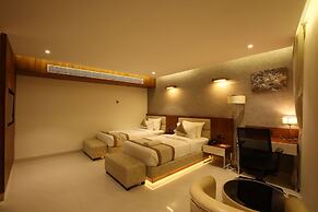 Royal Plaza Suites by RAK Rooms