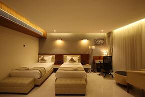 Royal Plaza Suites by RAK Rooms