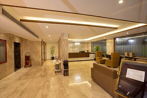 Royal Plaza Suites by RAK Rooms