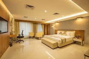 Royal Plaza Suites by RAK Rooms