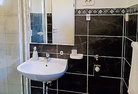 Apartment 4 Sleeps 4 Guests