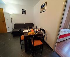 Apartment 4 Sleeps 4 Guests