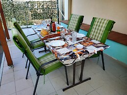 Apartment 4 Sleeps 4 Guests