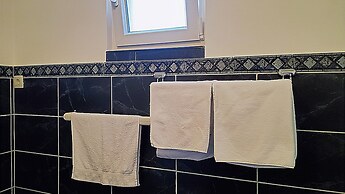 Apartment 4 Sleeps 4 Guests